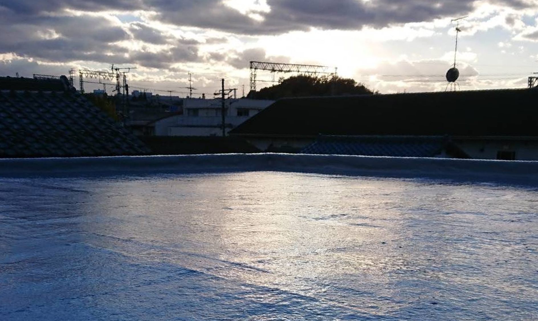 雨水の侵入を防ぎ、機密性に優れた防水工事を提供致します。