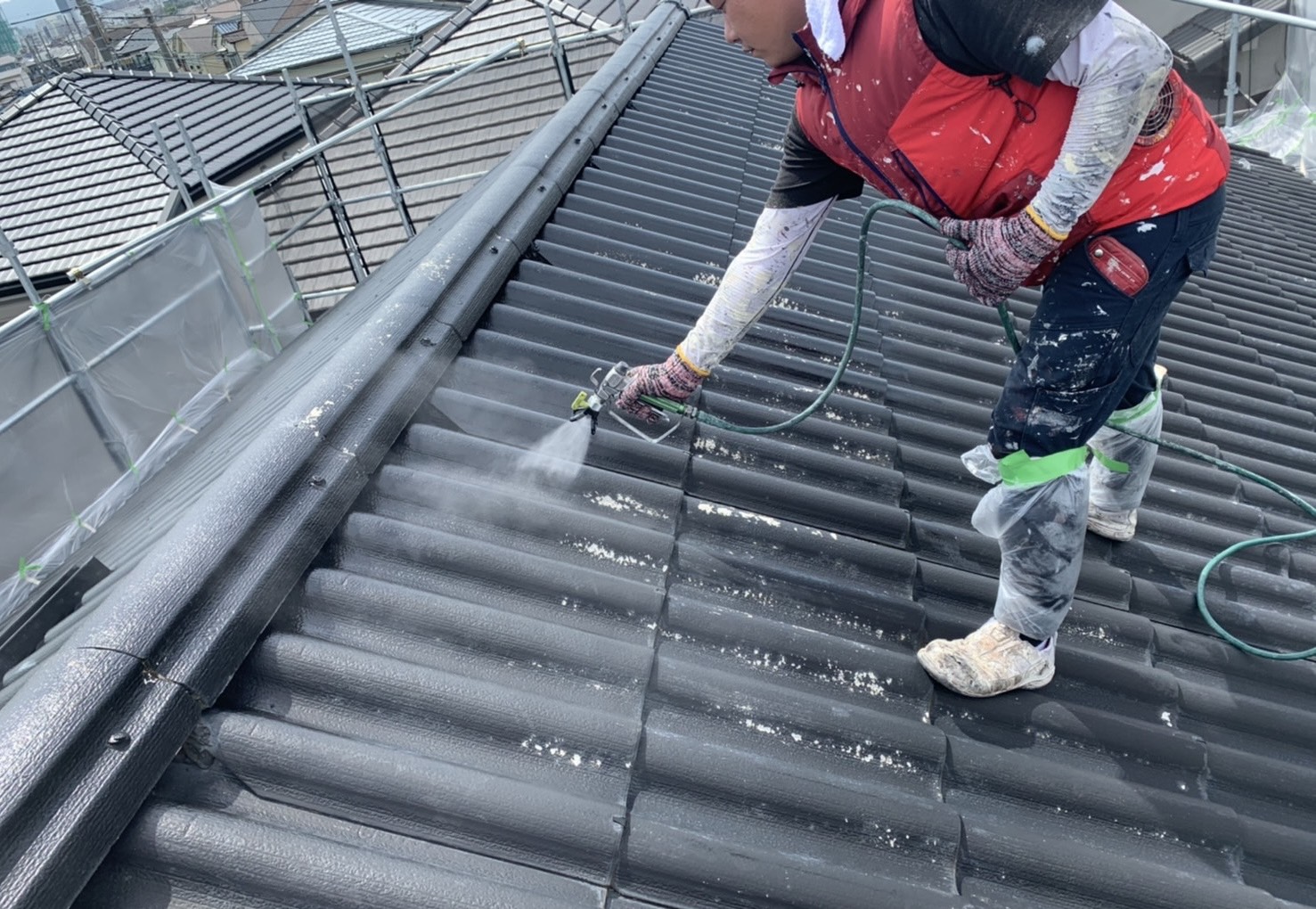 【屋根塗装 作業風景】